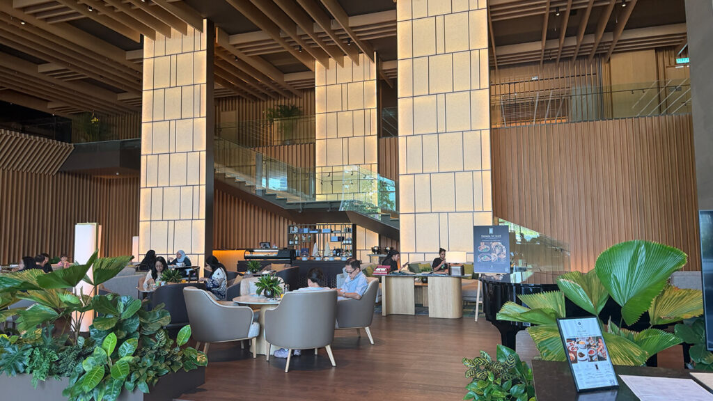 The main lobby area. Ample space to relax & unwind.